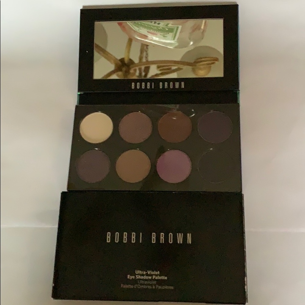 Eye shadow palette